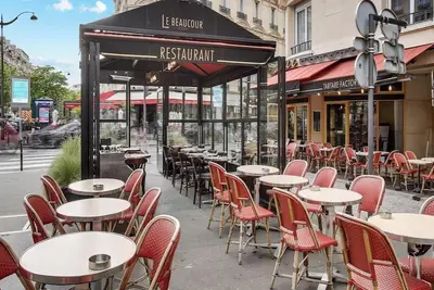 Image de Luxury Parisian Retreat Near Champs-ÉLYSÉES With Panoramic Views - 210 Sqm