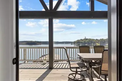 Image de The View, 5b/3bth, 2 Game rooms, Hot tub, + More