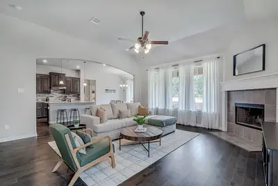 Image de Cul-de-Sac Oasis: Your Perfect Family Hideaway!