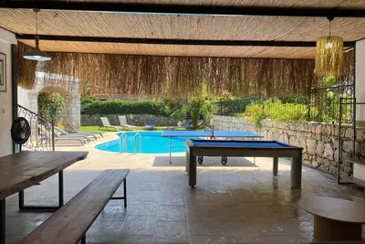 Image de Spacious 5 Bedrooms Private Heated Outdoor Pool, Pool Table, Table Tennis, Bbq