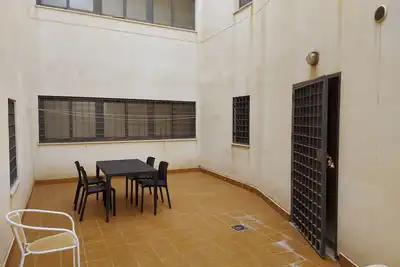 Image de Cozy 2-bedroom first floor apartment with patio and parking space