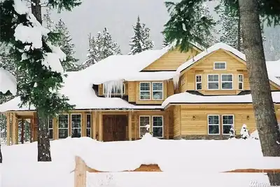 Image de Huge 6 bedroom Cabin next to Snow Park and Atv trails in South Cle Elum, Wa