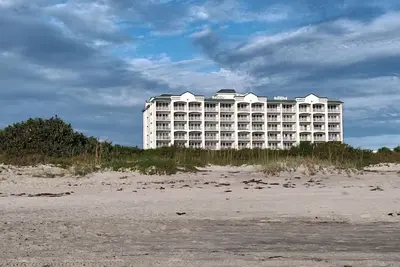 Image de Resort on Cocoa Beach - Direct Oceanfront