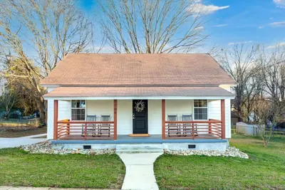Image de The Cotton Mill Cottage - charming 2 bedroom blocks from downtown Simpsonville