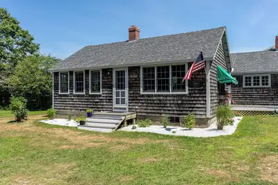 Image de Vintage cottage that sleeps 8 in amazing North Hampton Beach location with Wifi