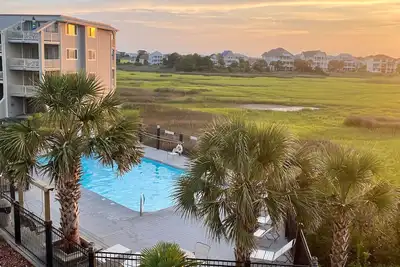 Image de New Condo Listing - Ocean & Marsh Views – Steps to Carolina Beach or Pool!