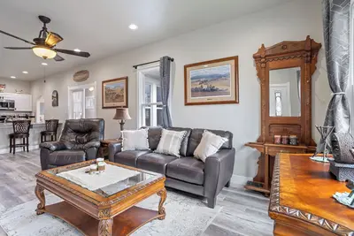 Image de Family Friendly Frontier Hideaway \/ Near Downtown