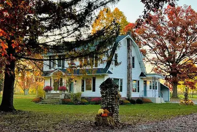 Image de Historic Delavan Lake Farmhouse. Walk to Beach\/Boat Launch. Mins to Lake Geneva!