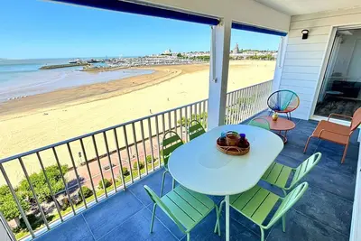 vue mer exceptionnelle. Appartement 3 chambres avec salle de bain individuelle