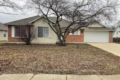 Image de South Columbia home near the stadium and college