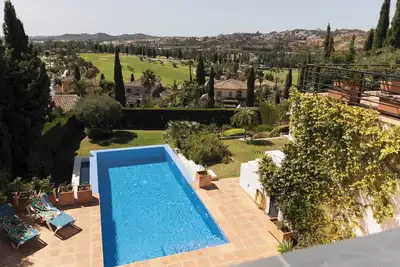 Image de Luxury Villa - 5 Bedrooms -5 Bathrooms - Pool - Garden - Barbacue - Wifi - Golf