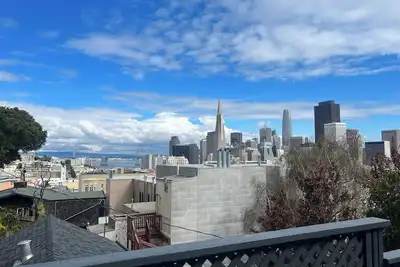 Image de Charming Studio Sleeps 2 On the Park on Top of Hill, SweepingViews of the City
