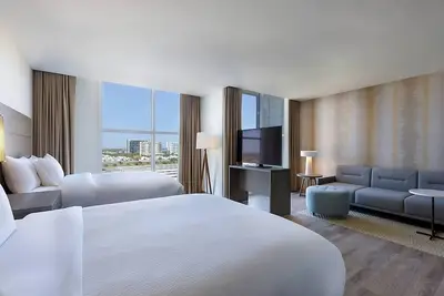 Image de Spacious Suite with Full Kitchens & Outdoor Pool | Free Breakfast