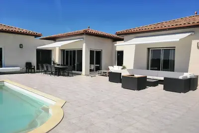 Image de Maison avec piscine en campagne