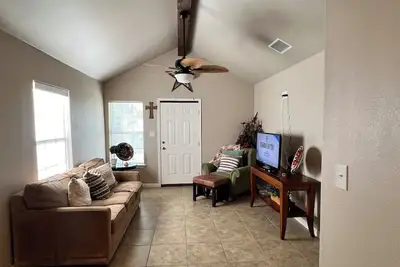 Image de 3-bedroom house in wonderful Eagle Pass with Ac, WiFi, Large Backyard