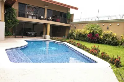 Image de Apt with heated pool for 2 near the airport Juan Santamaria, Alaj.