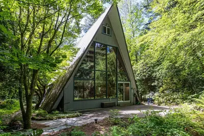 Image de Riverfront A Frame, Hot Tub, Game Room, Recently Renovated in Mt Hood