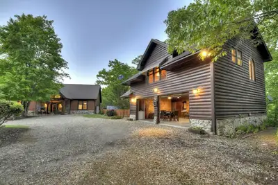 Image de Snowbird Sanctuary - Hot Tub, Firepit, Game Room, & More!