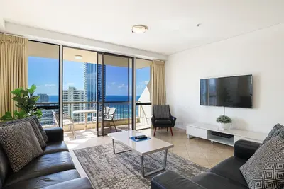 Image de Enjoy Luxury Living with Unparalleled Views