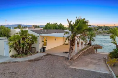 Image de Cozy Riverfront Casita with Private Dock and Beach