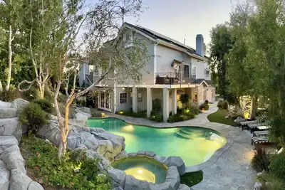 Image de Private Orange County Oasis, 4000 sq ft, Pool & Hot Tub, near Disney & Beaches