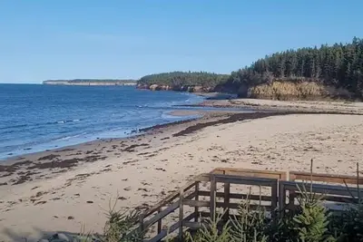 Image de Beach access with Ocean View; Cabot Trail 25 km away.