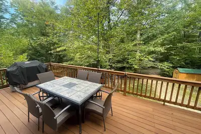 Beautiful 4-bedroom house surrounded by trees in Thornton