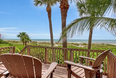 Image de Beachfront cottage with private beach access and pool