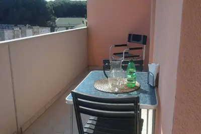 Image de Appartement confortable avec terrasse au bord de la piscine