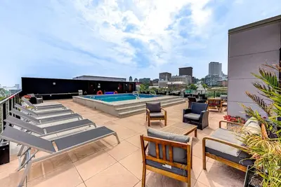 Le Jules-Rooftop Pool