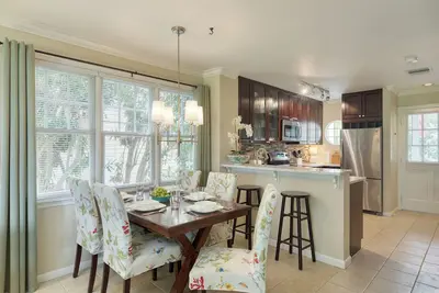 Image de Keys to Paradise by AvantStay | Balcony, Pool, Golf