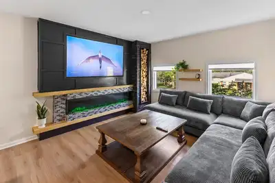 Image de 100 Percent Remodel in the heart of Dt