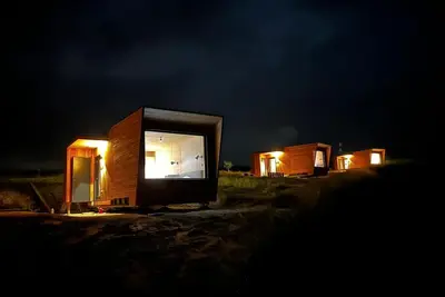 Image de A unique & tranquil vineyard cabin nestled amongst the vines