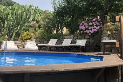 Image de Belle maison de vacances privée avec piscine privée, climatisation, Tv, vue panoramique et parking