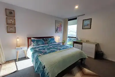 Image de Separate access bedroom + ensuite in Pisa Moorings 300m from lake/Dunstan Trail