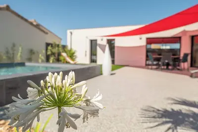 Image de Villa avec piscine dans une résidence sécurisée Les Mathes