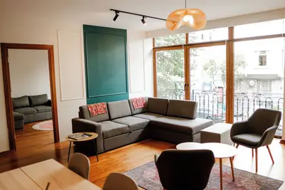Image de Spacious 8Person 2br\/3ba Home with Dual Living Rooms in Prime Istanbul Location\n