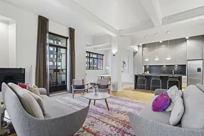 Image de Outsanding Penthouse On Queen St by Zodiak Stays