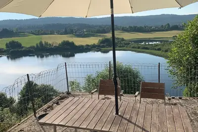 Image de Ancienne ferme jurassienne avec vue panoramique sur le lac de l'Abbaye