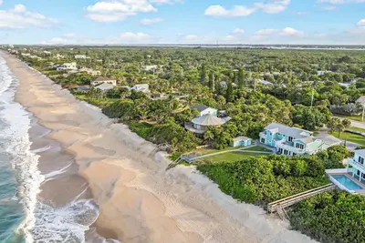 Image de 7 Br/7. 5 Ba Oceanfront with Private Beach Access