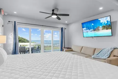 Image de 3br/3ba Oceanfront Paradise Upstairs Duplex