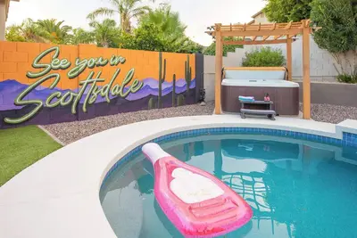 Image de Scottsdale 5bd Oasis with Pool, Gym, and Game Room