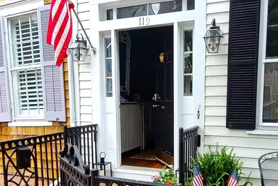 Image de Magnolia Harbor Retreat - 4 Br/3ba Historic Downtown Annapolis- Quiet Street