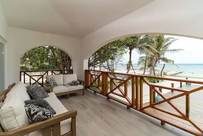 Oceanfront Paradise: w\/Pool & Stunning Sunrise Views in Tres Cocos