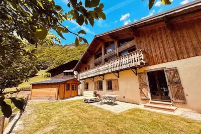 Image de Chalet montagnard mitoyen avec cheminée