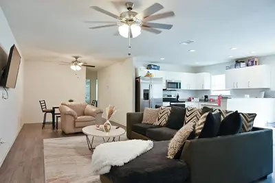 Image de Central Dfw Townhouse: 4bd/2ba Amazing Location