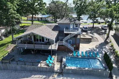 Image de Captain Ron's House - Heated Pool - Hot tub - Games - Party Dock - Sleeps 22+