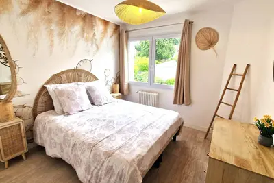 Image de Appartemment avec 2 chambres, plage Ă pied, parking et balcon