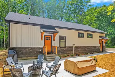 Image de Centrally located newly built barndo, Ac & Wifi