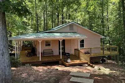 Image de Perfectly Pink & Cozy 2-bedroom cabin in charming Waverly Hall